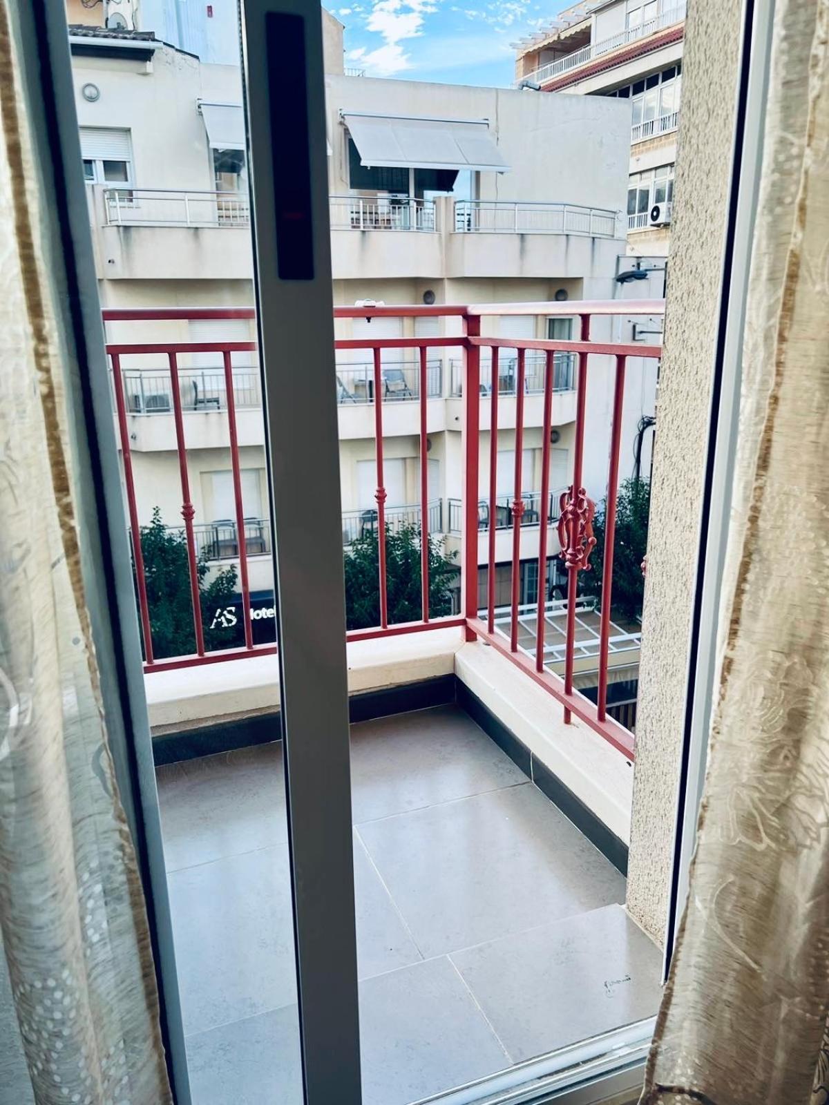 Nice And New Furnished Apartments In Torrevieja Centre المظهر الخارجي الصورة